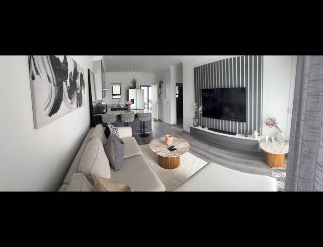 2 BEDROOM APARTMENT FOR SALE IN UMHLANGA RIDGE